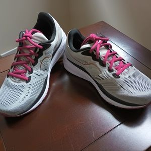 Saucony Women's Ride Formfit Size 10